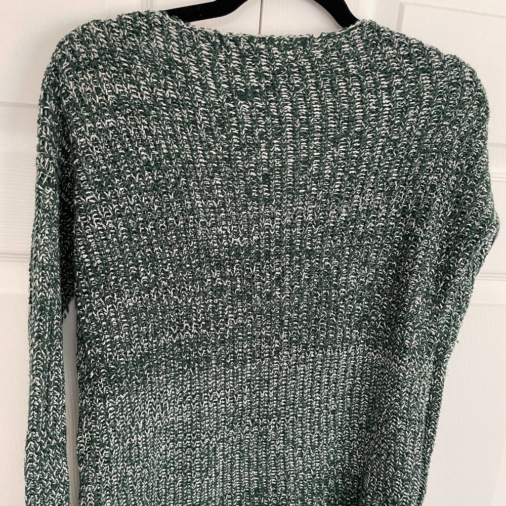 Green & White Threaded Knitted Sweater